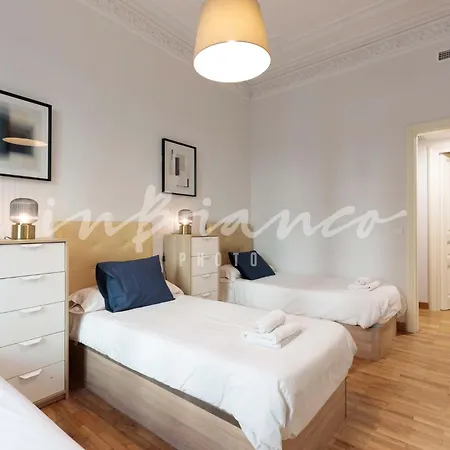 Be Barcelona Plaza Catalunya Apartment Exterior photo